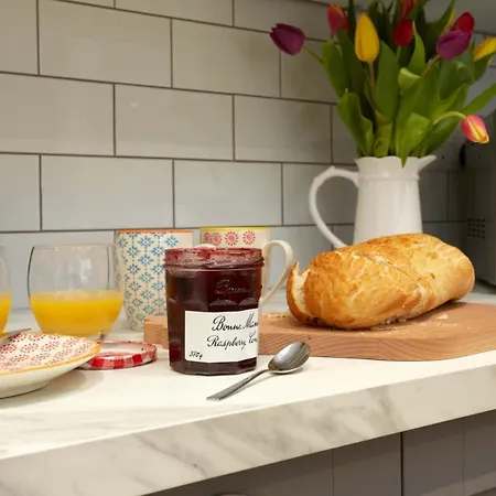 펜션 The Escape Luxury Townhouse With Parking 요크