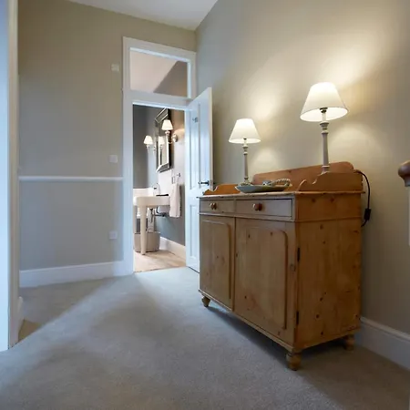 The Escape Luxury Townhouse With Parking 요크