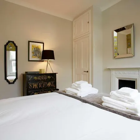 The Escape Luxury Townhouse With Parking Holiday home York