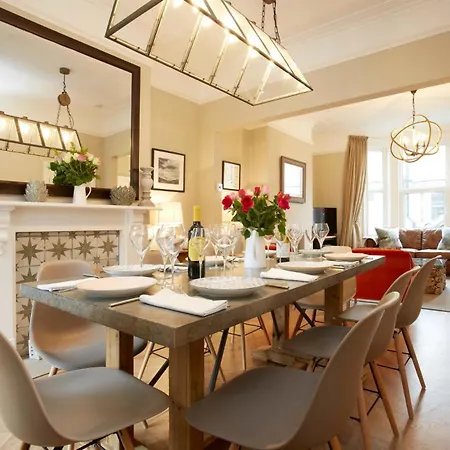 The Escape Luxury Townhouse With Parking *