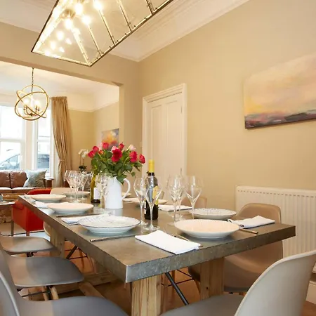 The Escape Luxury Townhouse With Parking * York