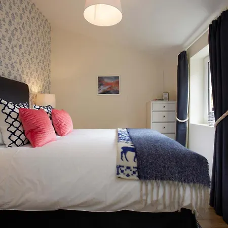The Escape Luxury Townhouse With Parking Holiday home