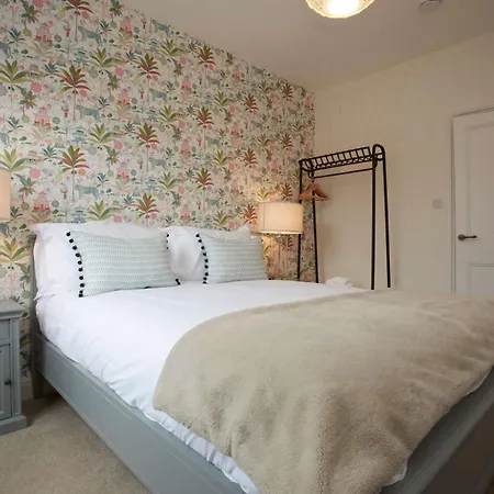 The Escape Luxury Townhouse With Parking