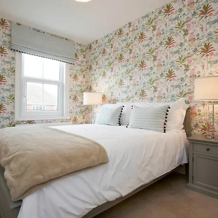 펜션 The Escape Luxury Townhouse With Parking *