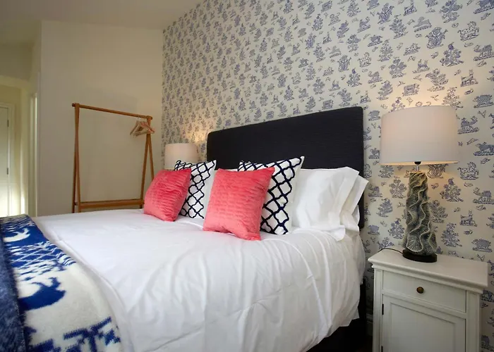 Vakantiehuis The Escape Luxury Townhouse With Parking *