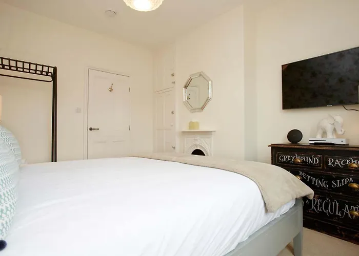 Vakantiehuis The Escape Luxury Townhouse With Parking *