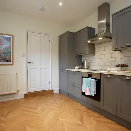 The Escape Luxury Townhouse With Parking Hébergement de vacances