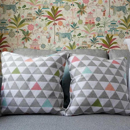 The Escape Luxury Townhouse With Parking