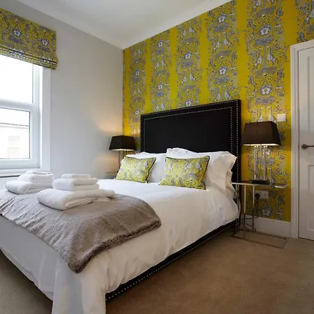 The Escape Luxury Townhouse With Parking *