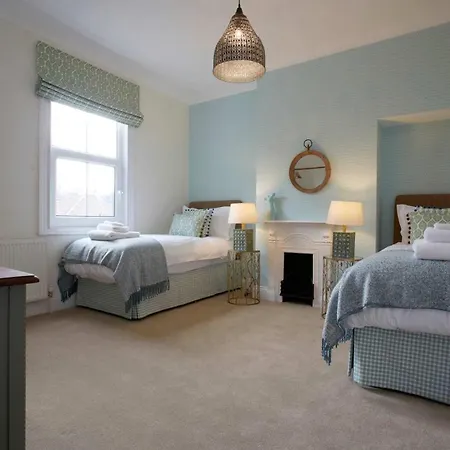 Hébergement de vacances The Escape Luxury Townhouse With Parking